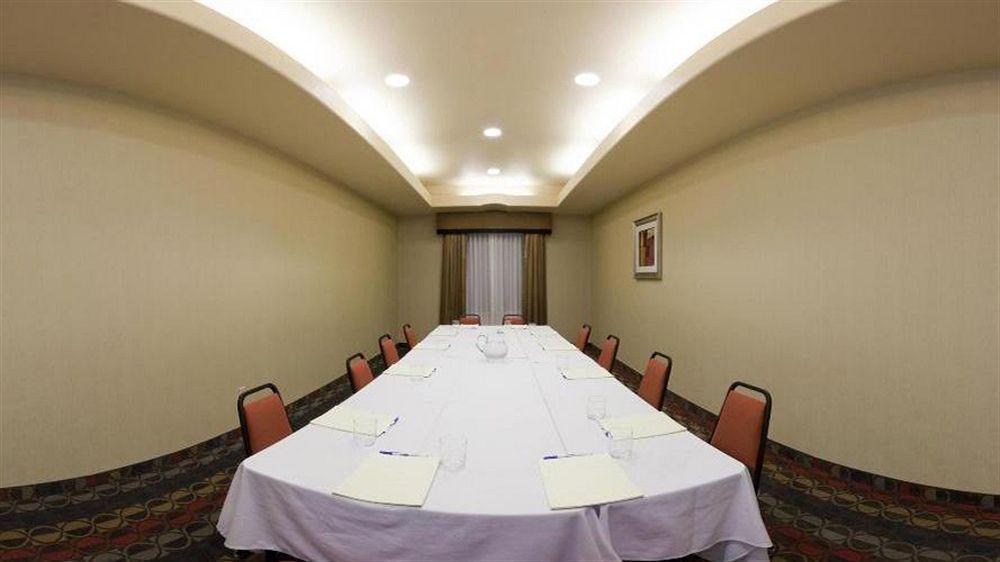 Holiday Inn Express & Suites Dinuba West By Ihg Eksteriør billede