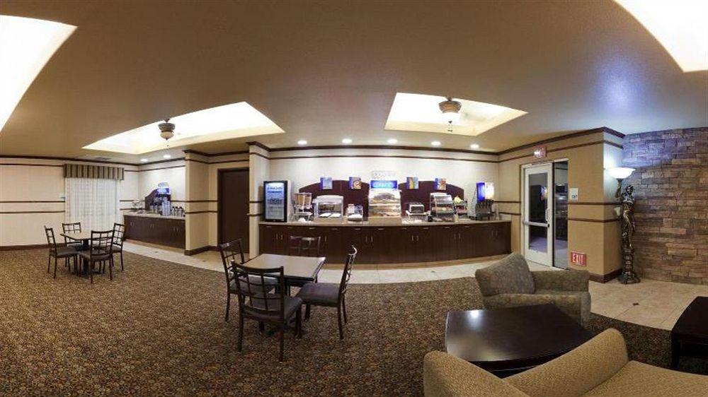 Holiday Inn Express & Suites Dinuba West By Ihg Eksteriør billede