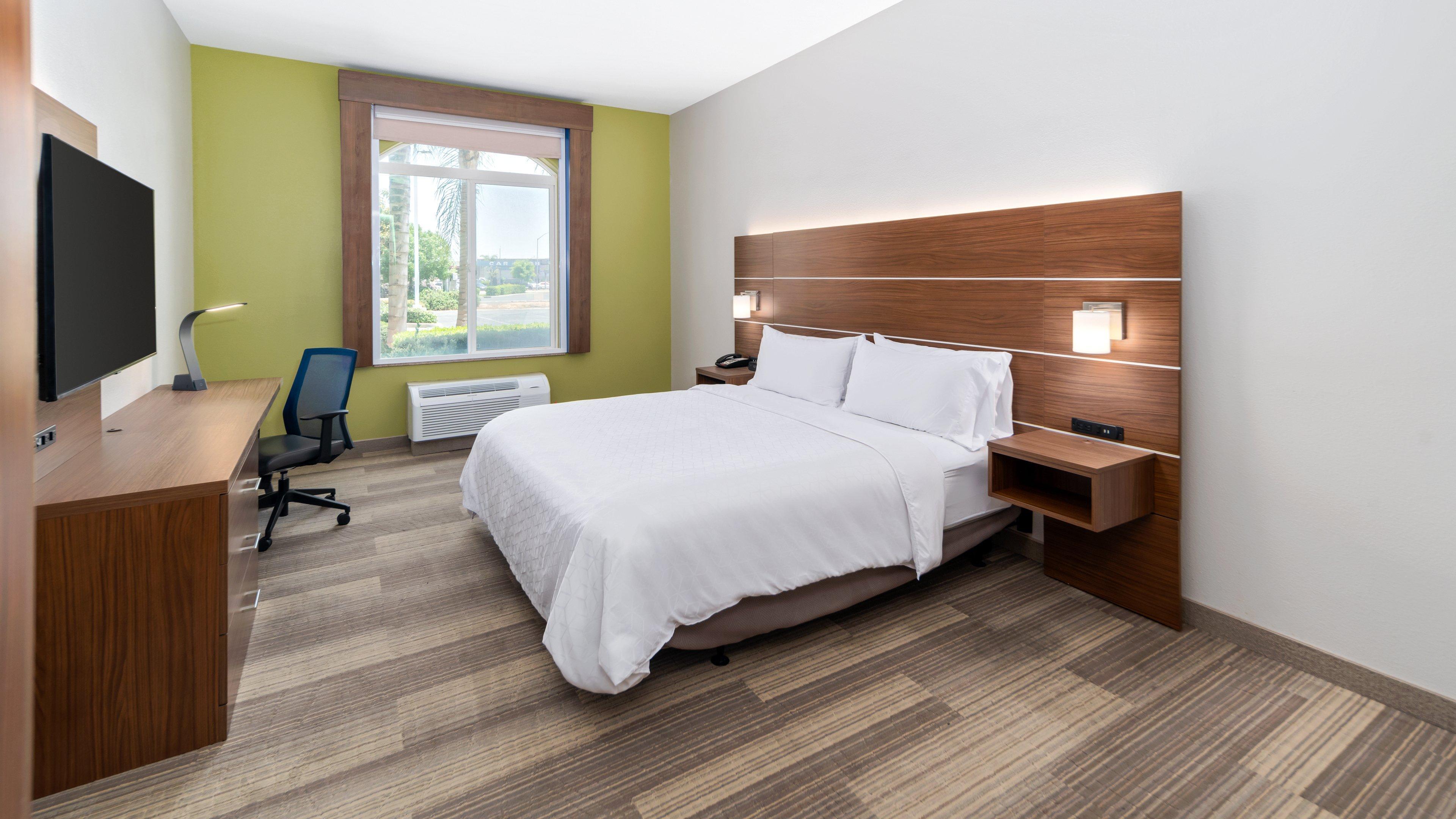 Holiday Inn Express & Suites Dinuba West By Ihg Eksteriør billede