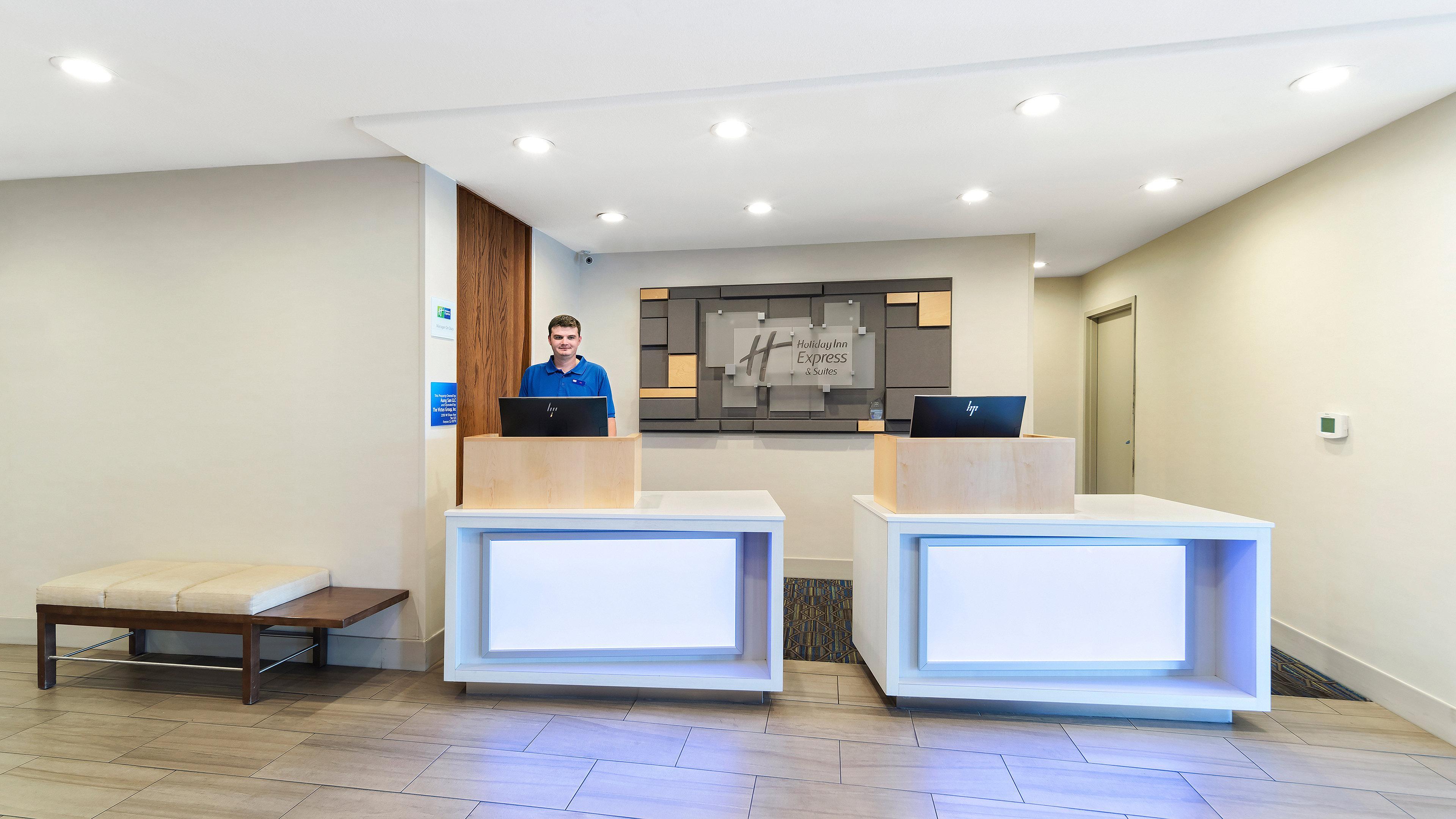 Holiday Inn Express & Suites Dinuba West By Ihg Eksteriør billede