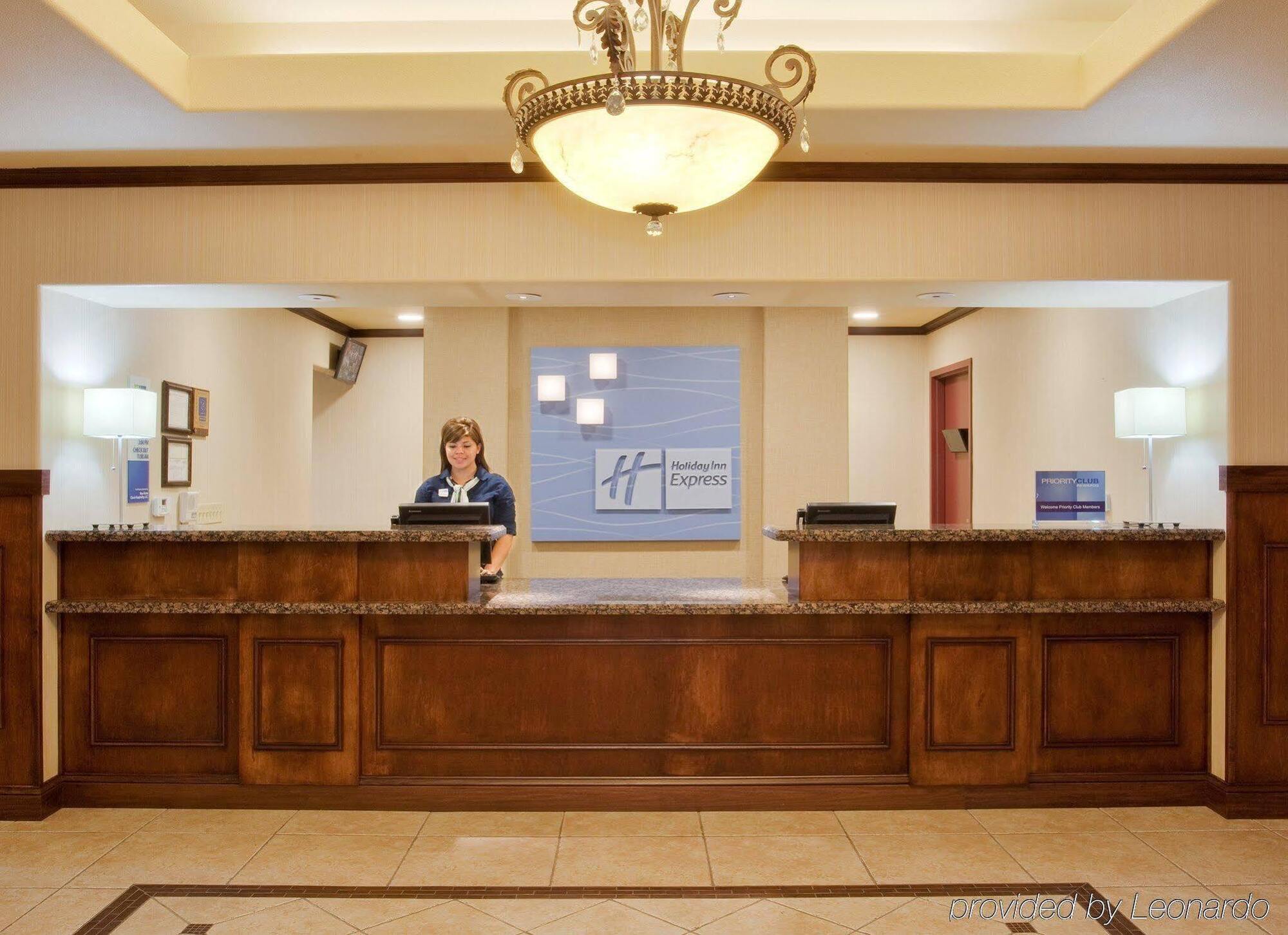 Holiday Inn Express & Suites Dinuba West By Ihg Eksteriør billede